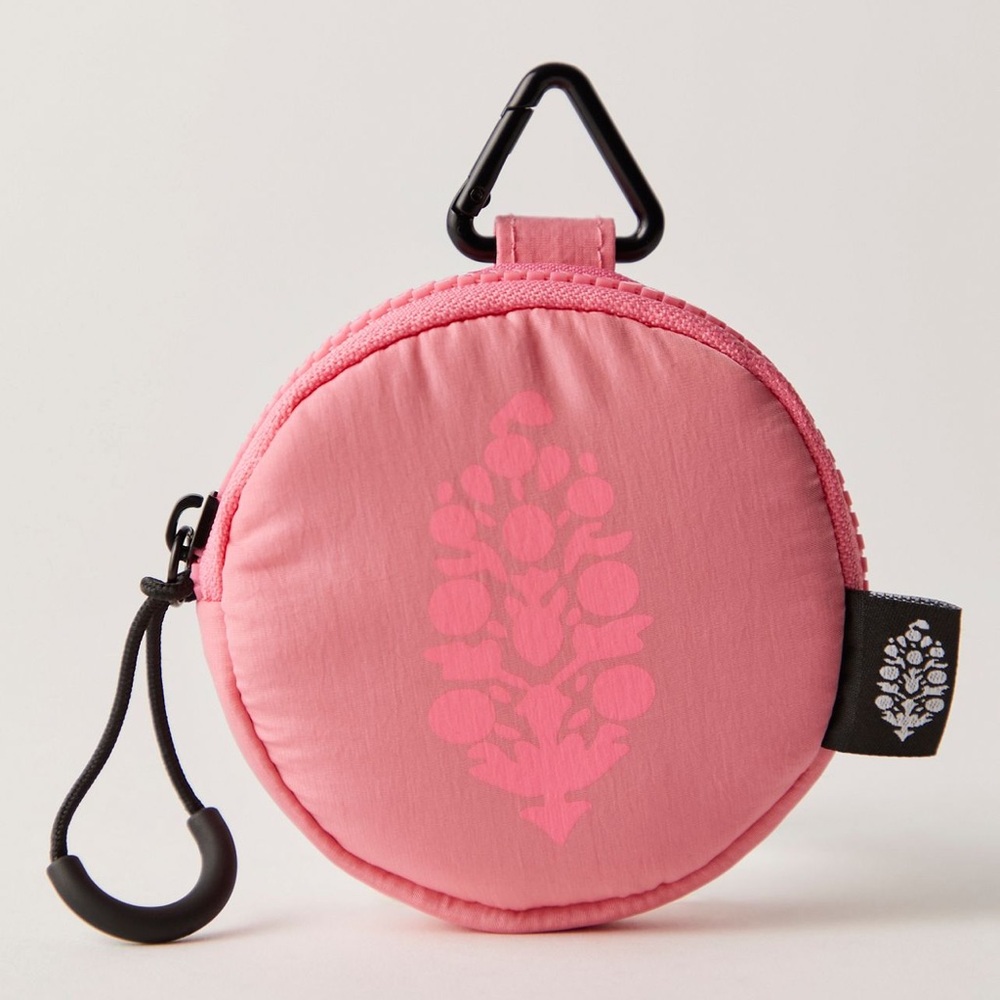Free People Essentials Only Pouch - Picture 6 of 9